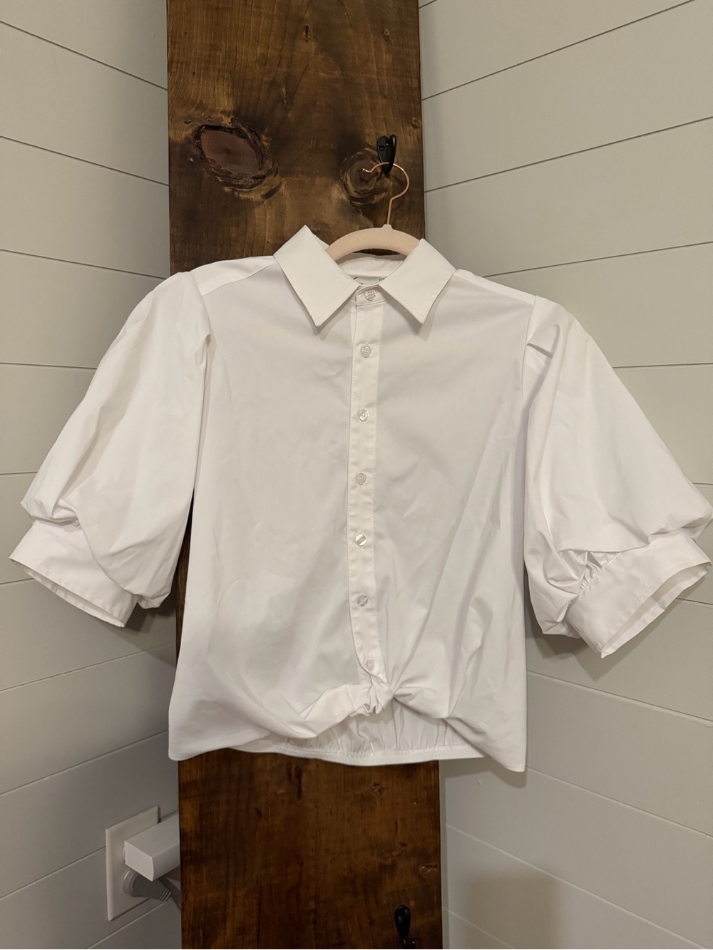Finley
Bomba Button-Down Twist-Front Poplin Shirt - Picture 6 of 10